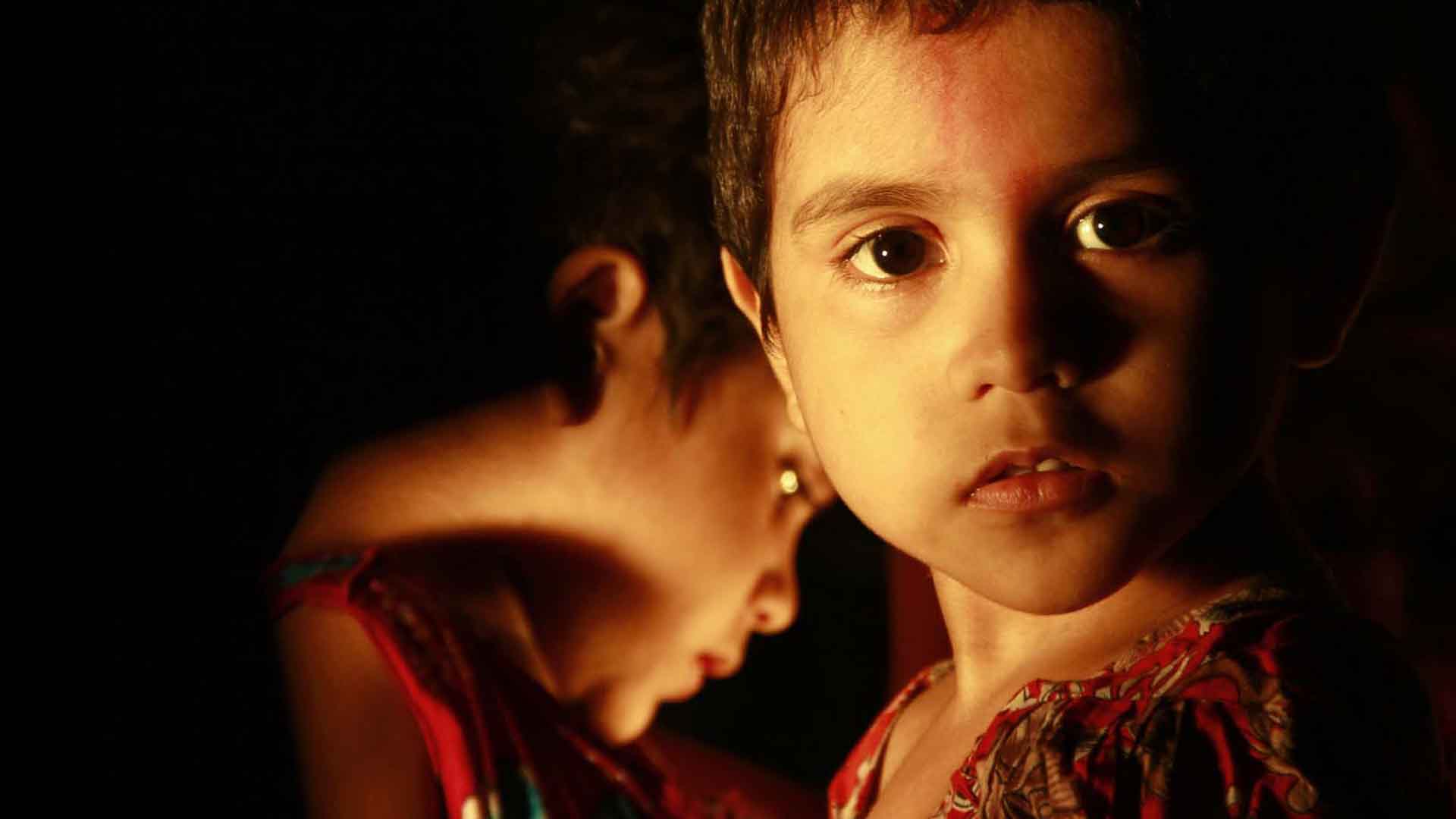 Arif Sonnet's lens captures the world's wonders in the 'Tahar Chokhe Duniya' documentary.